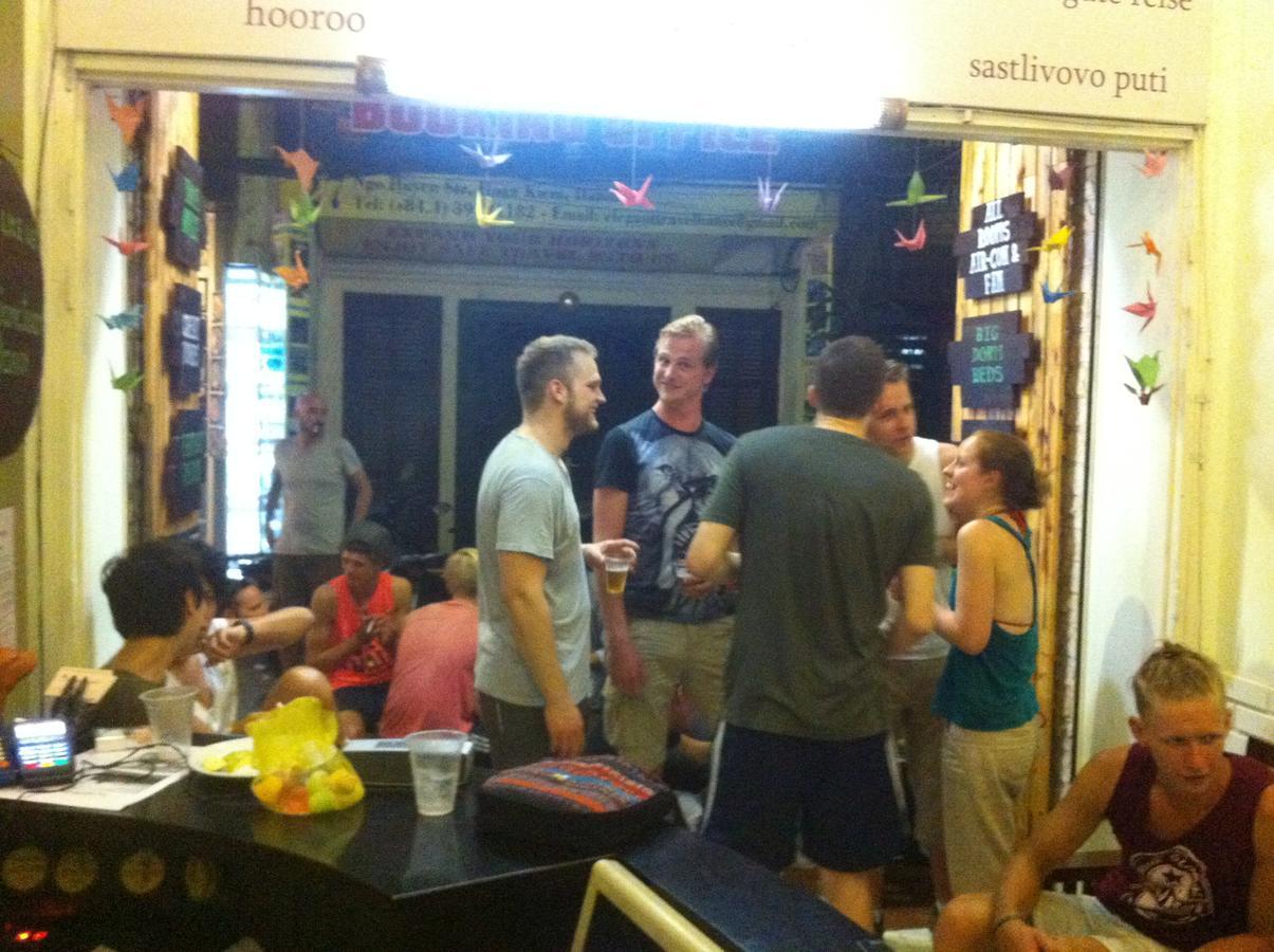 Hanoi Massive Hostel Exterior photo