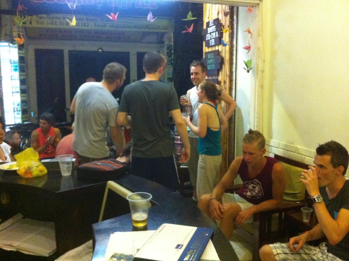 Hanoi Massive Hostel Exterior photo
